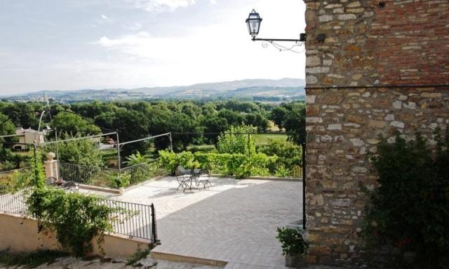 Gli Appartamenti Di Torre Bertona Todi Exterior foto